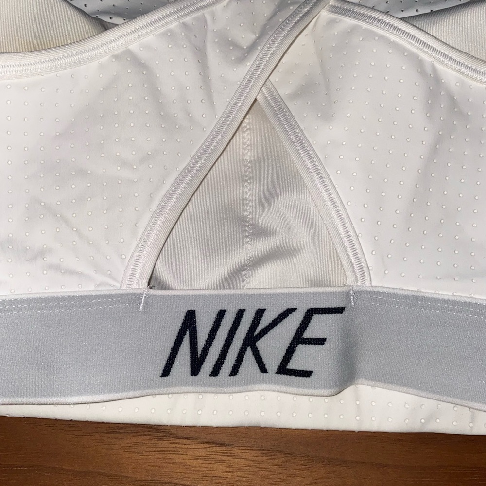 Nike sports bra size large new but with tag without ❤️ - Picture 3 of 6